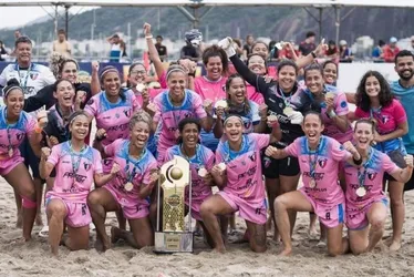 Imagem ilustrativa da imagem Time de Beach Soccer feminino do ES é o melhor do mundo