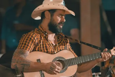 Imagem ilustrativa da imagem Última música do sertanejo João Carreiro foi homenagem após morte do avô