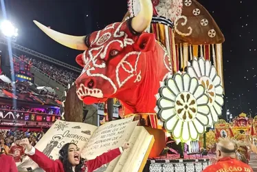 Imagem ilustrativa da imagem Unidos de Padre Miguel vence a Série Ouro do carnaval carioca