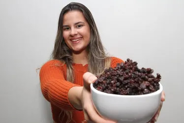 Imagem ilustrativa da imagem Uva-passa: conheça os prós e os contras da fruta polêmica