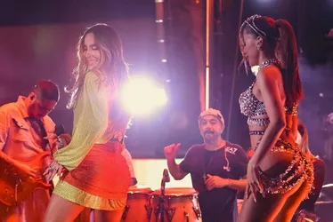 Imagem ilustrativa da imagem VÍDEO | Claudia Leitte manda expulsar homem que brigava em show de Anittta