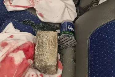 Imagem ilustrativa da imagem VÍDEO ônibus com jogadores do Fortaleza é apedrejado na saída do jogo com o Sport