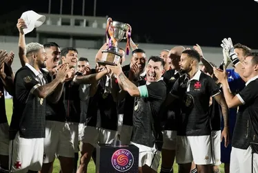 Imagem ilustrativa da imagem Vasco bate San Lorenzo, levanta troféu simbólico e vence duas vezes no mesmo dia