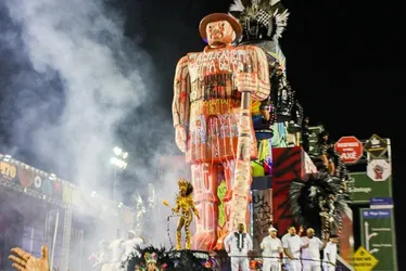 Imagem ilustrativa da imagem Veja quais escolas de samba se destacaram nos desfiles de SP e Rio no domingo