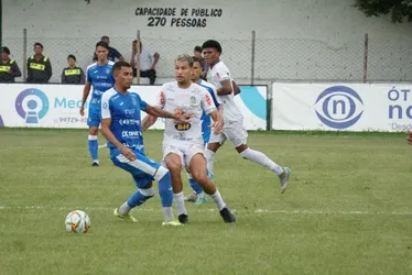 Imagem ilustrativa da imagem Vitória busca o empate contra o Nova Venécia no fim da partida pelo Capixabão