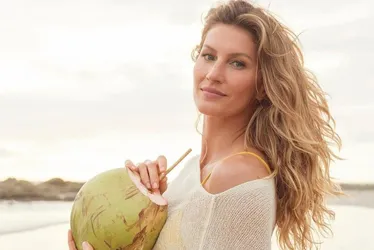 Imagem ilustrativa da imagem 'Vivia de cigarros, pizza e vinho', diz Gisele Bündchen sobre crises de ansiedade