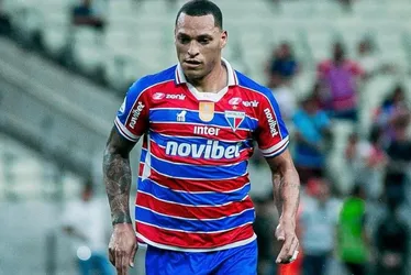 Imagem ilustrativa da imagem Zagueiro Titi, do Fortaleza, faz cirurgia e diz que não tem data para retornar