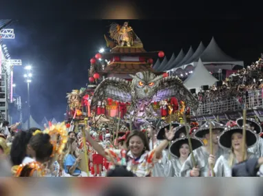 Imagem ilustrativa da imagem ENQUETE | Quem merece o título de campeã do Grupo Especial do Carnaval do ES?