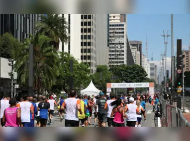 Imagem ilustrativa da imagem Tradicional corrida de São Silvestre reúne 35 mil atletas em SP