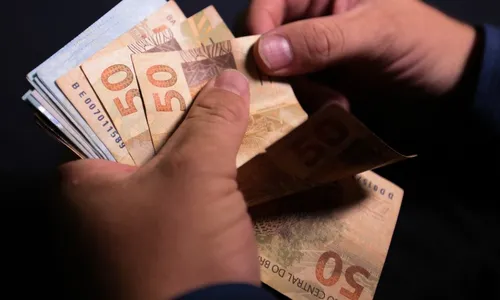 
          Imagem ilustrativa da imagem 292 ganham R$ 1,4 milhão por mês no ES
          