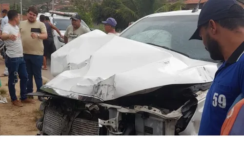 
          Imagem ilustrativa da imagem Acidente causa mortes de pai e filha de 4 anos na PE-120, na Mata Sul
          