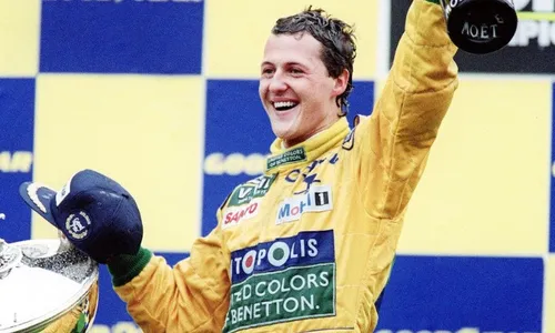 
          Imagem ilustrativa da imagem Acidente completa 10 anos e estado de saúde de Schumacher continua um mistério
          