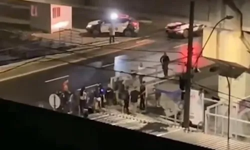 
          Imagem ilustrativa da imagem Adolescente pula em valão para fugir de moradores após assalto em Vila Velha
          