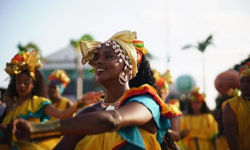 
          Imagem ilustrativa da imagem Afoxés abrem o Carnaval do Recife pedindo paz e proteção para os dias de folia
          