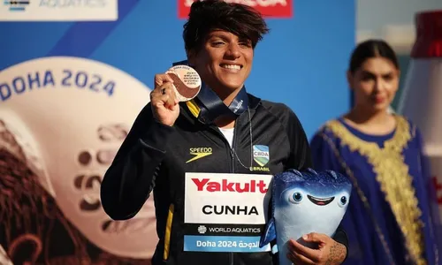 
          Imagem ilustrativa da imagem Ana Marcela Cunha fatura bronze na prova de 5km no Mundial de Esportes Aquáticos
          