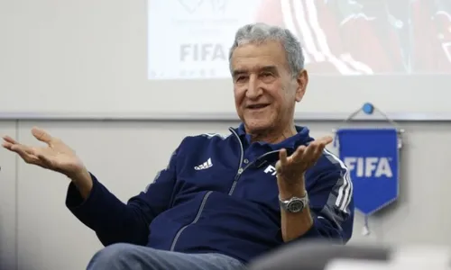 
          Imagem ilustrativa da imagem Aos 80, Parreira passa por tratamento com quimioterapia contra um linfoma
          