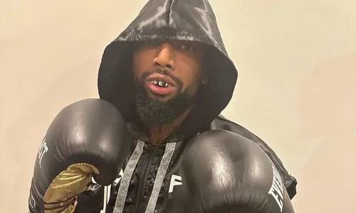 
          Imagem ilustrativa da imagem Após perder luta para MC Gui, Nego do Borel reclama de golpes ilegais
          