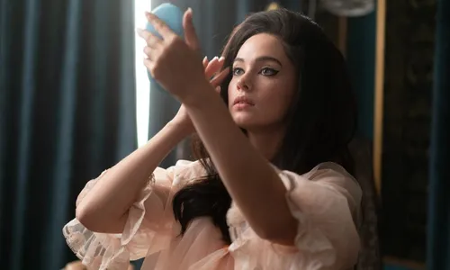 
          Imagem ilustrativa da imagem Aquaman vira paizão em novo filme!
          