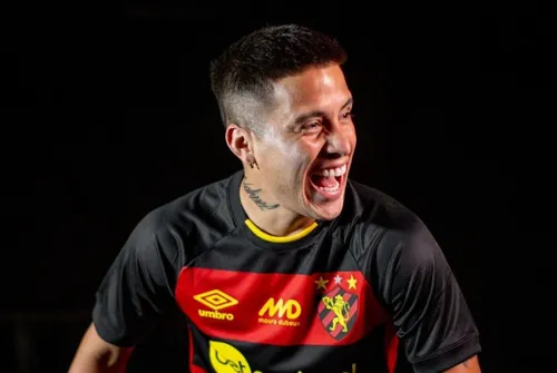
          Imagem ilustrativa da imagem Atacante argentino Christian 'Tití' Ortiz é o novo reforço do Sport para temporada
          