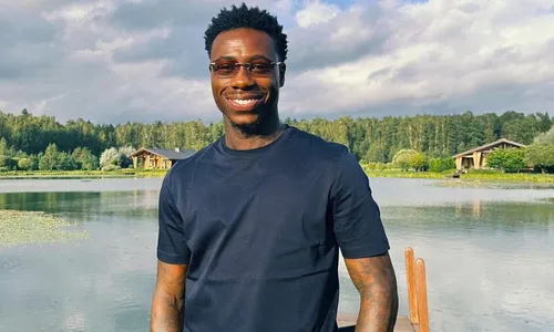 
          Imagem ilustrativa da imagem Atacante holandês é condenado por traficar 1 tonelada de cocaína saindo do Brasil
          