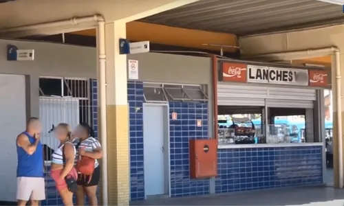 
          Imagem ilustrativa da imagem Atendente de lanchonete é assaltada com faca em terminal de ônibus no ES
          