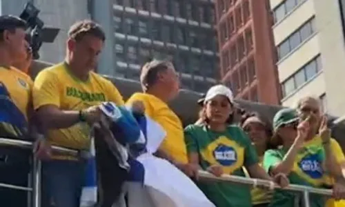 
          Imagem ilustrativa da imagem Ato por Bolsonaro reúne deputados e governadores em São Paulo
          