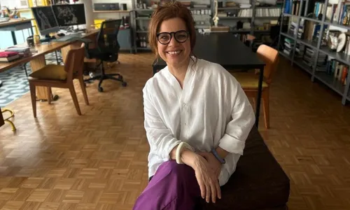 
          Imagem ilustrativa da imagem Atriz Isabel Teixeira retira mamas após descobrir síndrome rara
          