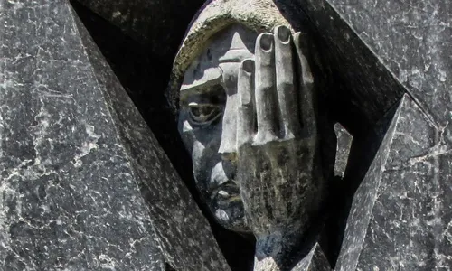 
          Imagem ilustrativa da imagem Autoridades relembram Holocausto e alertam sobre avanço do antissemitismo
          