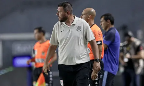 
          Imagem ilustrativa da imagem Auxiliar Thiago Kosloski anuncia saída do Corinthians um mês após ser contratado
          