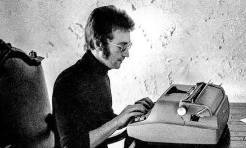 
          Imagem ilustrativa da imagem Bala da arma utilizada no assassinato de John Lennon vai a leilão na Inglaterra
          