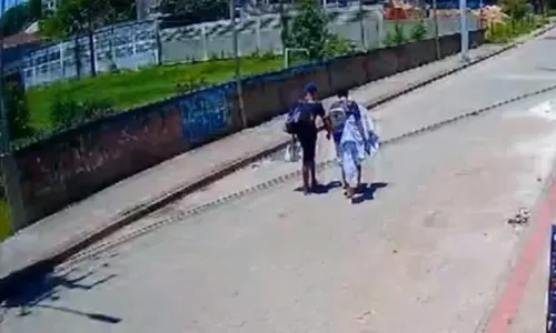 
          Imagem ilustrativa da imagem Bandidos invadem casa e roubam até carne da geladeira em Cariacica
          