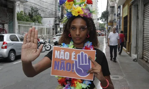 
          Imagem ilustrativa da imagem Beijo forçado na folia é crime, dizem especialistas
          