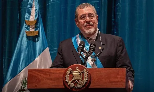 
          Imagem ilustrativa da imagem Bernardo Arévalo toma posse como presidente da Guatemala
          