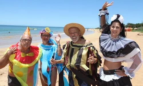 
          Imagem ilustrativa da imagem Blocos na rua a partir das 10 horas neste sábado. Veja a programação
          