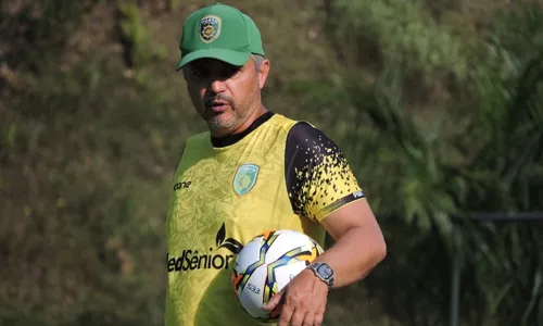 
          Imagem ilustrativa da imagem Bola começa a rolar nesta quinta-feira para o Capixabão 2024
          