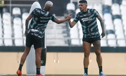 
          Imagem ilustrativa da imagem Botafogo estreia no Carioca diante do Madureira para esquecer fiasco de 2023
          