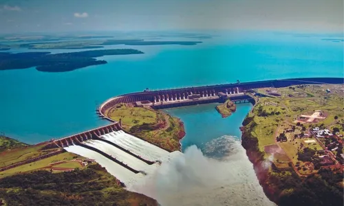 
          Imagem ilustrativa da imagem Brasil ameaça romper acordo com Paraguai
          