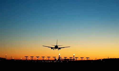 
          Imagem ilustrativa da imagem Brasil passa a exigir visto de turistas dos EUA, Canadá e Austrália
          