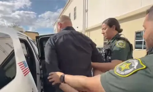 
          Imagem ilustrativa da imagem Brasileiro é preso suspeito de tentar assaltar um banco nos EUA
          