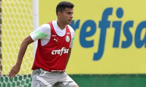 
          Imagem ilustrativa da imagem Bruno Rodrigues celebra reencontro com Breno Lopes no Palmeiras
          