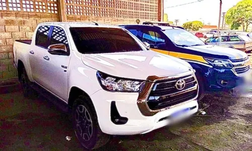 
          Imagem ilustrativa da imagem Caminhonete roubada avaliada em R$ 200 mil é recuperada pela PRF
          