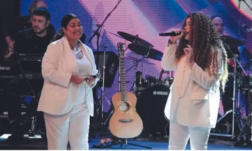 
          Imagem ilustrativa da imagem Cantora e modelo Laura Simões: “Amor-próprio é revolucionário”
          