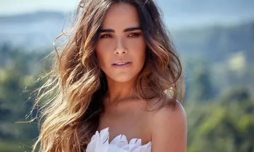 
          Imagem ilustrativa da imagem Cantora revela cirurgia que melhorou sua vida sexual
          