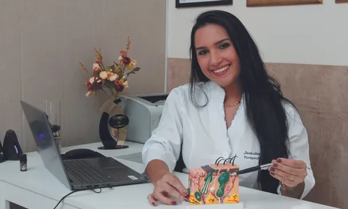 
          Imagem ilustrativa da imagem Cientistas pesquisam como reverter os cabelos brancos
          