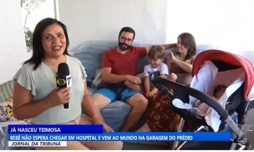 
          Imagem ilustrativa da imagem Coincidências numa garagem: a história de uma bebê que nasceu em 3 minutos
          