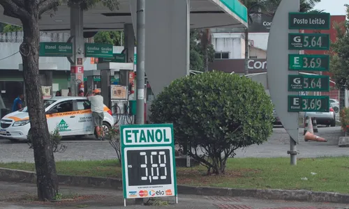 
          Imagem ilustrativa da imagem Com gasolina em alta, etanol continua mais vantajoso
          