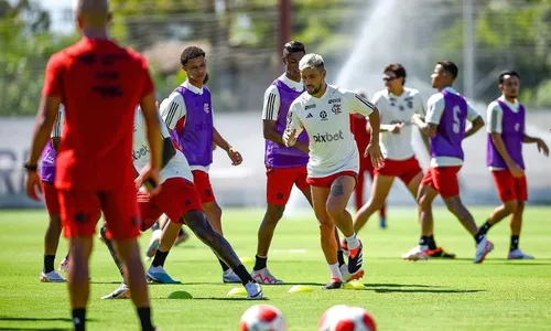 
          Imagem ilustrativa da imagem Com titulares, Flamengo estreia focado em voltar a conquistar o Campeonato Carioca
          