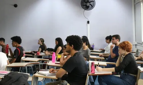 
          Imagem ilustrativa da imagem Concurso unificado: prazo para pedir isenção de taxa vai até sexta
          