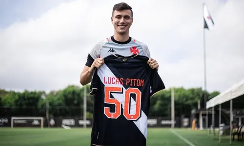 
          Imagem ilustrativa da imagem Da ponta para lateral, Piton contou com corintiano para brilhar no Vasco
          