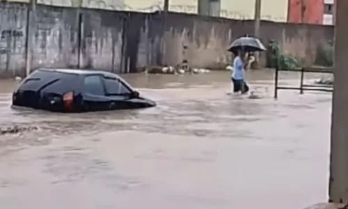 
          Imagem ilustrativa da imagem Defesa Civil alerta para chuvas em todo ES e risco de deslizamento de terra
          